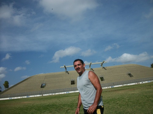 Uma pessoa que somente quer paz e aventura nessa vida!!!