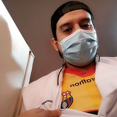 Santiag72535672's profile picture. Chef👨‍🍳🔪
Barcelona Sporting Club💛🖤♥️
Bartender 🍾🤵