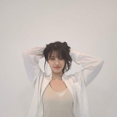 5e2AsUFqKk1Em9F's profile picture. 