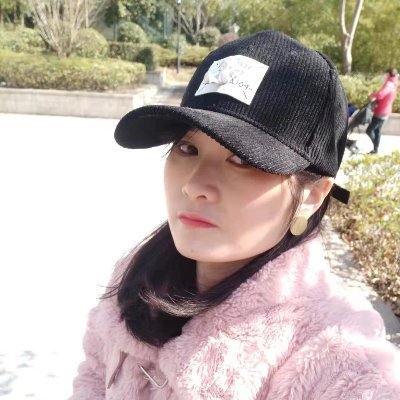 Be a simple and happy fishery worker!
In the vast ocean, it can also be infinitely elegant!
High quality fishing light production factory.