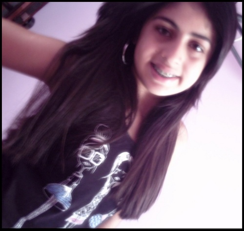 tenho 13 anos, amo mexeer no pc & viajar.. follow-me ? *-*