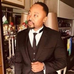 T_S_MAKEKA's profile picture. Futurist | Strategist | Creative Economist | Entrepreneur
Founder @thecreativelabls @XLR8 @pinsnstripes @gin_troutLSO