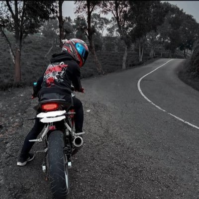 Leonnaruu22's profile picture. pernah mikir