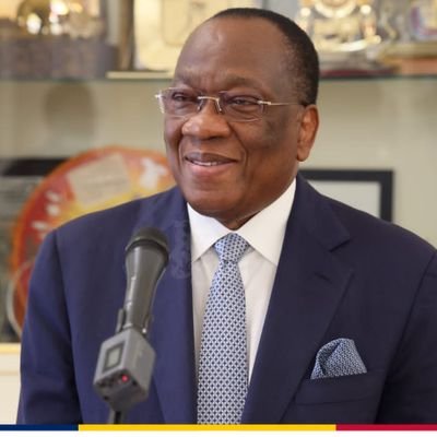 Diplomate - Ancien Premier Ministre -
Président du Parti l' Union Nationale des Patriotes de Guinée. UNPG.