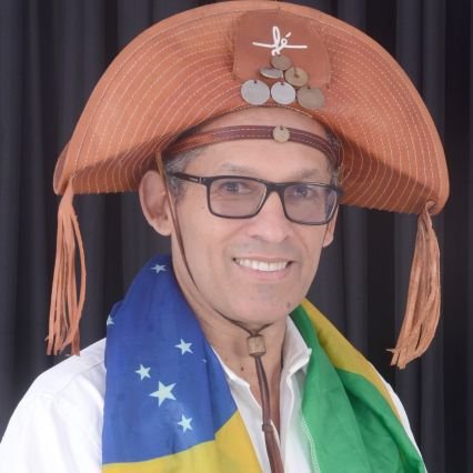 Cangaceiro, Enólogo, Agrônomo, Bolsonarista, e pitaieiro...
#SauloPortoLampião
#NovoCangaço
❤️🇧🇷🌵😎👉👉