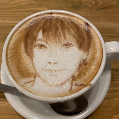 モニタリングで紫耀君のピュアさに惹かれてから応援してます。最近はオラオラ紫耀君とのギャップという底なし沼にハマってます。ロケ地巡りも大好きです。平和に一緒に応援してくれる人と繋がりたいです。