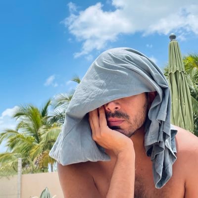 tuerlever's profile picture. Je mets les pieds où je veux. Et c'est souvent dans la gueule.