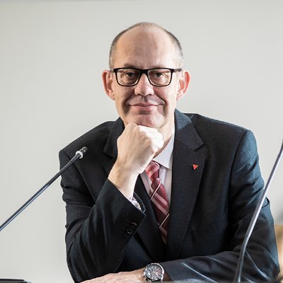 Secretario Memoria Democrática PSOE Madrid ciudad.
Exconcejal PSOE en el Ayto. de Madrid.
Presidente PSOE Hortaleza