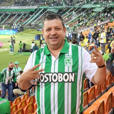 IDEOLOGÍA POLÍTICA DE DERECHA E HINCHA DE ATLÉTICO NACIONAL!!!