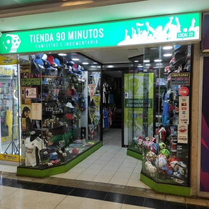 Somos la tienda especializada en fútbol con mayor variedad en Chile. Estamos en Alameda 949, Galería Stgo.Centro L 22 o compra en línea en https://t.co/FS7k4Zea