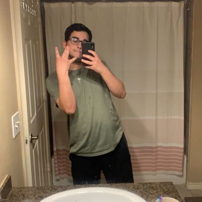 nik_0701's profile picture. I have Tourette’s, I swear