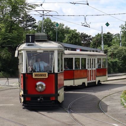 Profil věnovaný především historickým tramvajím v Praze.