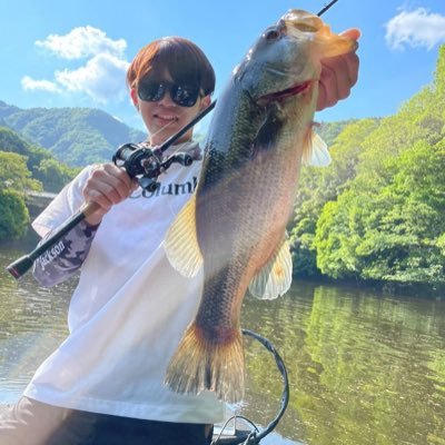 18歳 香川大学生 遊びには本気  アングラーズとhttps://t.co/bCUjqS0APf いいねとフォロー宜しくお願いします🤲