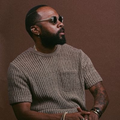 Grammy award winning Producer/Artist/Songwriter.

https://t.co/rIuCYVRKzQ