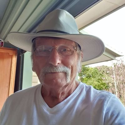 Aussie. Retired and happy! Pureblood. 👍 Can't stand stupidity. I am a believer of common sense and logic. No DMs thanks...🙂👍