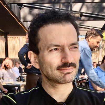 UX designer graduated from @Taller5, @hyperisland, and @uxdesigninst. Figma lover, freelancer and painter. Certified at @interacting.