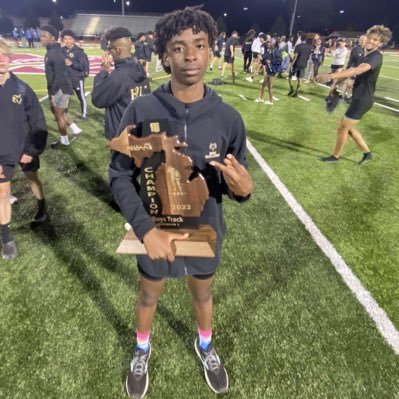cross country/track Lansing community college athletics Freshman 5k 16:29 8k 28:13