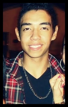 Na minha vida tudo acontece
Mas quanto mais a gente rala, mais a gente cresce,
deus ajuda quem trabalhaaa *-*