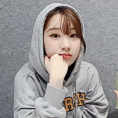 hoodie jiyoon enthusiast✈️| akhshhdjsks :((- ry