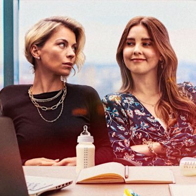 oocmshd's profile picture. no context madre sólo hay dos 👩🏼‍❤️‍💋‍👩🏽