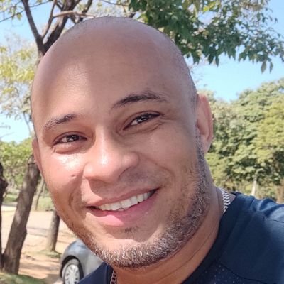 Confie em Deus, e mantenha seca a sua pólvora.
- Oliver Cromwell
