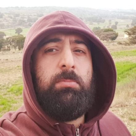 مراقب للحياة، كاتب نازع للسخرية أحيانًا، أحاول السير على خُطى الرواقيين...
https://t.co/xz7KqKRKqv