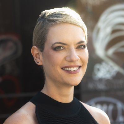 Senior Director, Software Engineering @github. Previously @thoughtbot. Code mentor @emergentworks_. Artist. Alum @sfpc. She/they