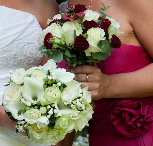 Floral girls based in Bingley, Yorkshire.  We specialize in Wedding Flowers and bespoke arrangements of your dreams.