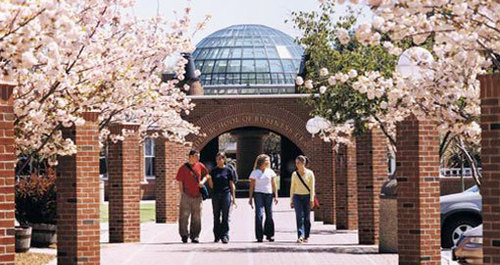 The School of Business Career Services can help you determine your career path and explore opportunities! #QUSoB