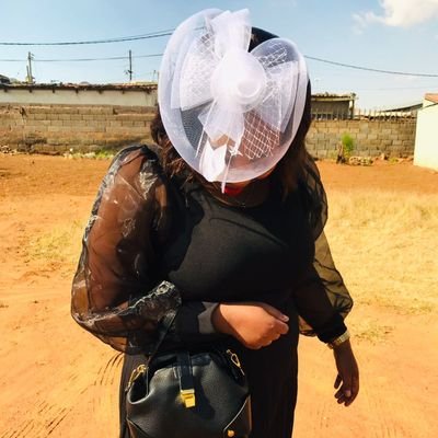 Ituliciously's profile picture. EVERYTHING HAPPENS FOR A REASON 🌻