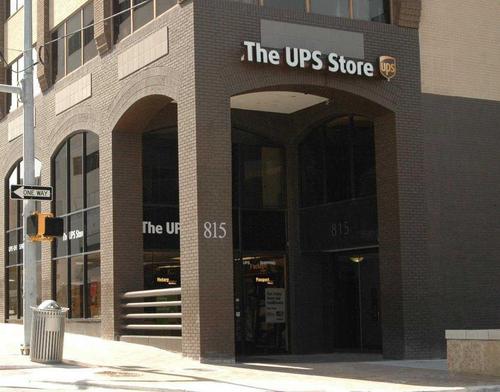 TheUPSStore0233's profile picture. 