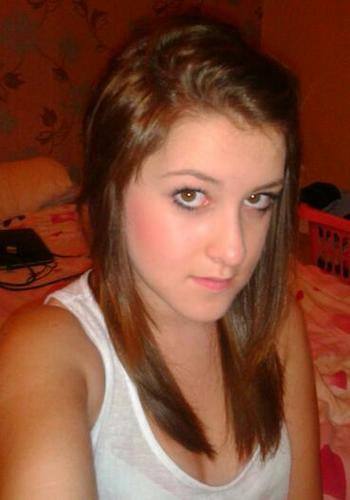 Applenutsxxx's profile picture. just your average stropy teenager