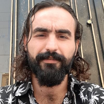 ezal_72's profile picture. پایان بازیآغاز شد...
...بباید داشت گردن زیر فرمان
که جز صبر و خموشی نیست درمان
که دارد زهره در وادی تسلیم 
که بادی بگذراند بر لب از بیم