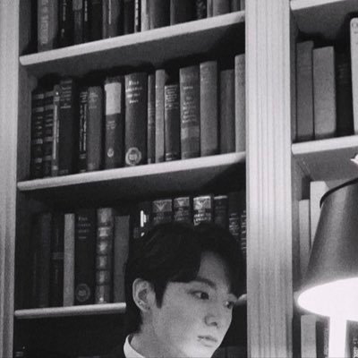 sunflowervol19's profile picture. a full time clown // jkhairstrand on tiktok