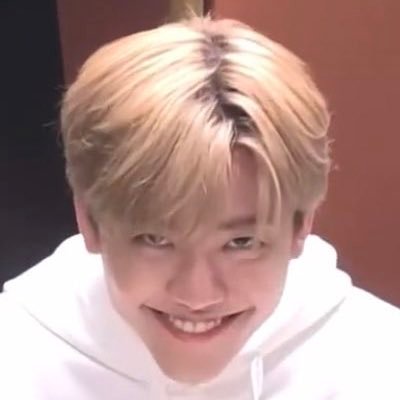 *🖐🏻。 🍿◝✧ ɪ ᴡᴇɴᴛ ᴛᴏ ᴛʜᴇ sᴛᴏʀᴇ ᴛᴏ ʙᴜʏ sᴏᴍᴇ ᴄʜᴇᴇᴛᴏs ʙᴜᴛ ɪ ʟᴇғᴛ ᴍʏ ᴡᴀʟʟᴇᴛ ᴀɴᴅ ɪ ᴅᴇᴄɪᴅᴇᴅ ᴛᴏ ᴡᴀʟᴋ ʜᴏᴍᴇ 。꒰ 🧀 ₊ 🤸🏻♀️꙳ . ꒱