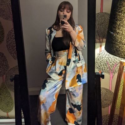 I like lots of things. Books, writing, football and men's football, f1. AuDHD ✌️ Trans rights are human rights. Mostly on Threads these days lol. She/her.
