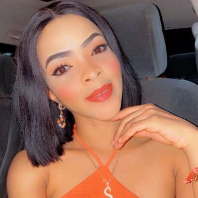 petitbossofabj's profile picture. Entrepreneur | Leather Craftswoman | Influencer |Foodie | #TheVidLeatherCompany | #ImoséByPetitboss |  #BasicallyBasicMerchCompany | #ChopsBySandie