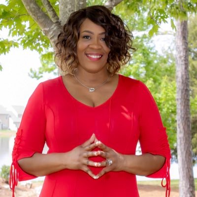 2X Bestselling Author, Certified Coach & HR Consultant. Passionate about helping women live a purposeful life they love with multiple streams of income.