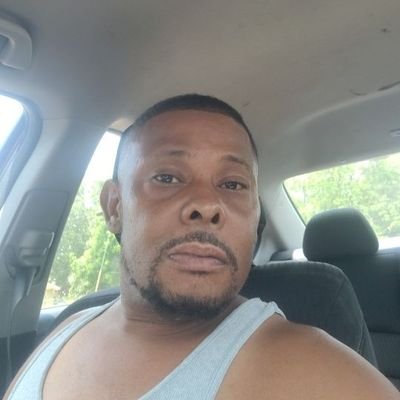 ima 40 year old nigga that likes to fuck,  Educated my own everything  Hobbies car racing in horse racing love a freak money good but don't play games