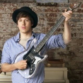 Rileyststar's profile picture. Another turning point, a fork stuck in the road. Time grabs you by the wrist and leads you where to go. ND member, kinda a loner, not a lot about me [RP 18+]