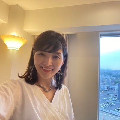 ●株式会社QUANDO：時間、空間、言語を超えて、 日本の現場の「知」を価値に変える。●花文化プロデュース：アトリエR−Grayの主宰 。福岡市緑のコーディネーターとしても活動中