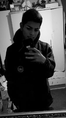👽