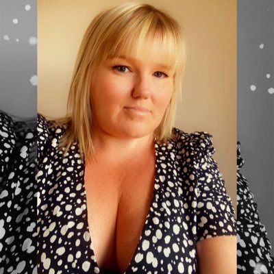 I'm 40, A full time single mum with 2 gorgeous girls. Apart from being with my lovely family, I love being with friends and following the talented G4 💖