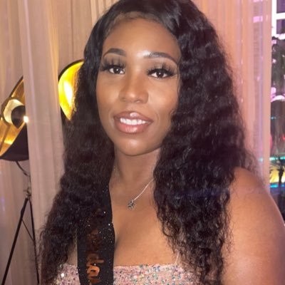 Making the world a better place one lay and slay at a time! Beauty + MedTech Entrepreneur ✂️💄💋💻📱🧬