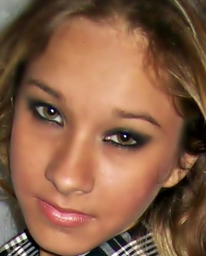 MILENA é :  amiga, companheira, desastrada, simpatica, loca, romantica, chata, carinhosa, parceira pra todas as horas, feia kkk , sincera ...