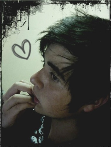 15 anos, Deus , amigos , família , futebol , Skateboard , Rock in roll ,segue :) ?? 
http://t.co/KNfZPWLjOp