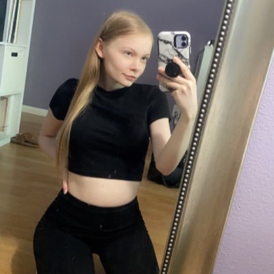 plantymonarchy's profile picture. artistic plant