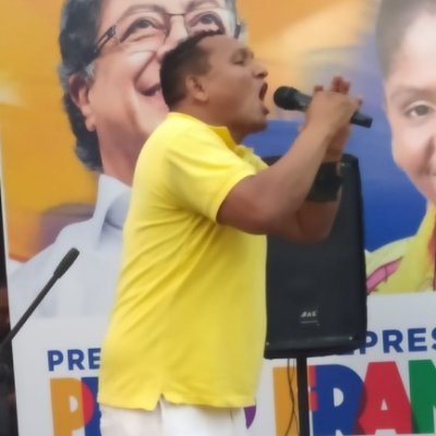 Adoro a Dios, y amo a mi familia y a mi folclor vallenato. Con principios, autoridad y derechos reivindicaremos a mi patria Colombia.