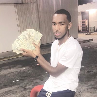 New Twitter follow me
I’ll never let never let them forget your name Drizzy 🕊