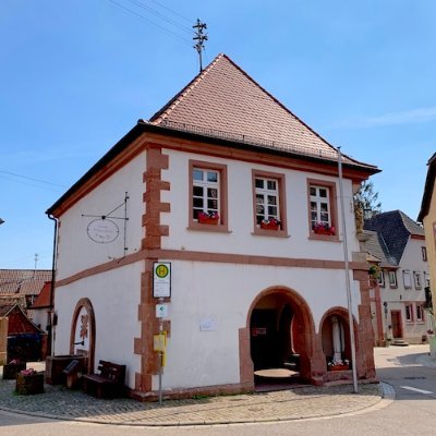 Ein Dorfladen mit Café im Alten Rathaus  von Weyher in der Pfalz - einfach mehr Dorfleben! Das neue Leben von @zinken and family...